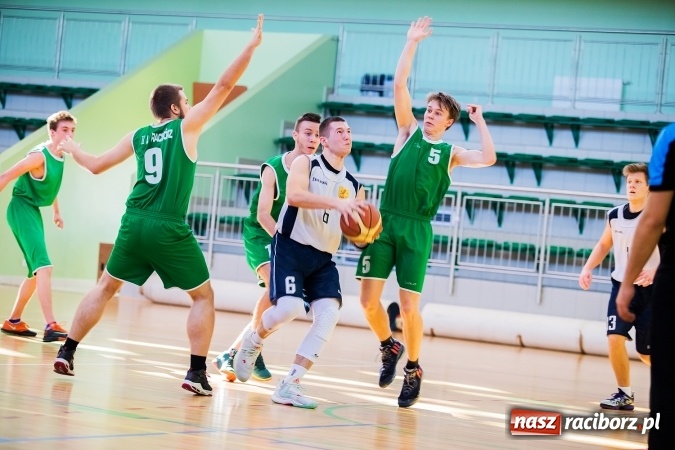 Zdjęcie w galerii na portalu naszraciborz.pl: Kolejne mecze koszykówki w ramach ligi szkolnej wiadomości z regionu
