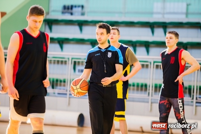 Zdjęcie w galerii na portalu naszraciborz.pl: Kolejne mecze koszykówki w ramach ligi szkolnej wiadomości z regionu