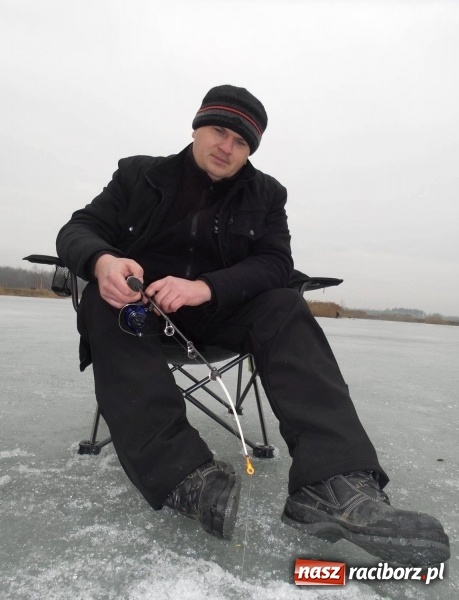 Zdjęcie w galerii na portalu naszraciborz.pl: Sandacz 69 cm złowiony! Na Babiczoku łowili pod lodem wiadomości z regionu