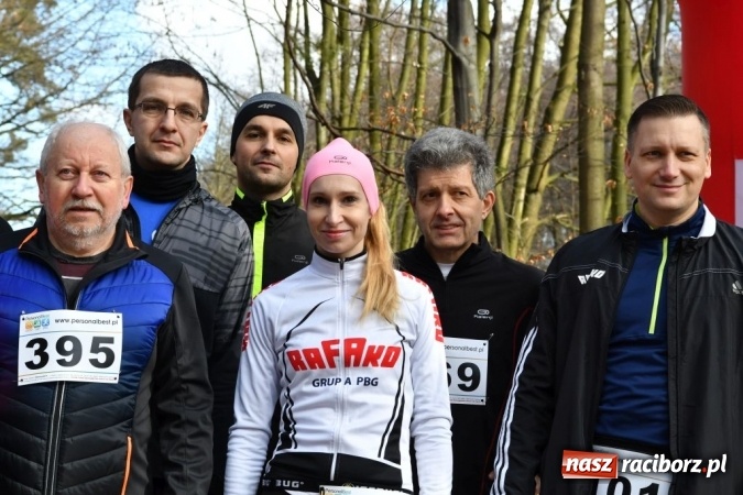 Zdjęcie w galerii na portalu naszraciborz.pl: Pracownicy Rafako S.A. pokonali trasę VI Biegu Twardziela wiadomości z regionu