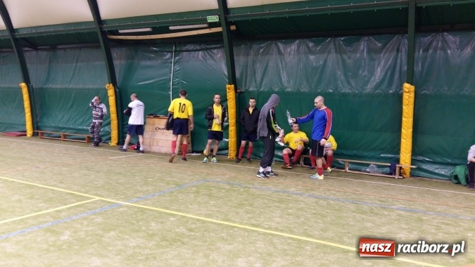 Zdjęcie w galerii na portalu naszraciborz.pl: III edycja Rudzkiej Amatorskiej Ligi Piłki Nożnej Pięcioosobowej dobiegła końca wiadomości z regionu