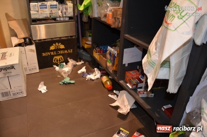 Zdjęcie w galerii na portalu naszraciborz.pl: Seryjny włamywacz na rowerze - policja zatrzymała sprawcę szeregu włamań na terenie powiatu wiadomości z regionu