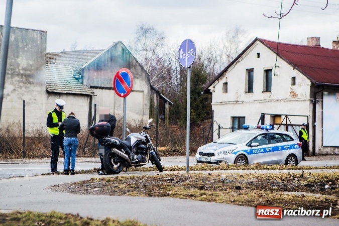 Zdjęcie w galerii na portalu naszraciborz.pl: Zderzenie renault z motocyklem na Łąkowej-Kościuszki wiadomości z regionu