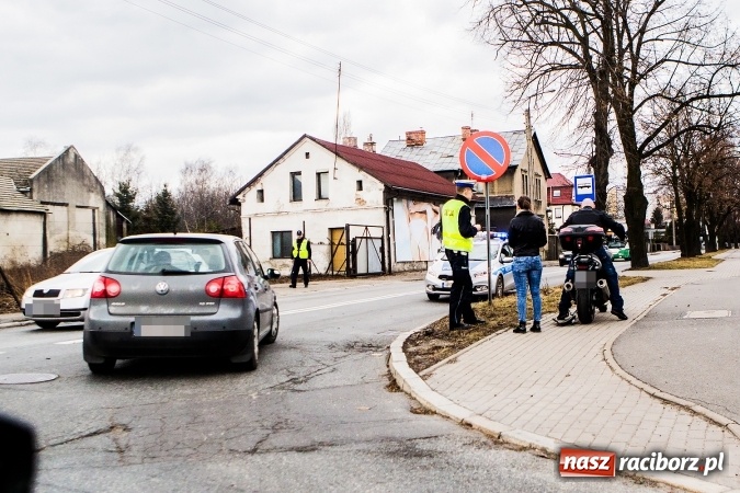 Zdjęcie w galerii na portalu naszraciborz.pl: Zderzenie renault z motocyklem na Łąkowej-Kościuszki wiadomości z regionu