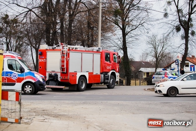 Zdjęcie w galerii na portalu naszraciborz.pl: Zderzenie seata i toyoty na skrzyżowaniu Rudzkiej i Siwonia wiadomości z regionu