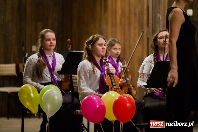 Zdjęcie w galerii na portalu naszraciborz.pl: Zimowy Koncert Karnawałowy w szkole muzycznej wiadomości z regionu