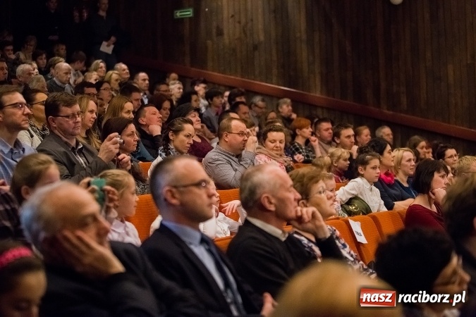 Zdjęcie w galerii na portalu naszraciborz.pl: Zimowy Koncert Karnawałowy w szkole muzycznej wiadomości z regionu