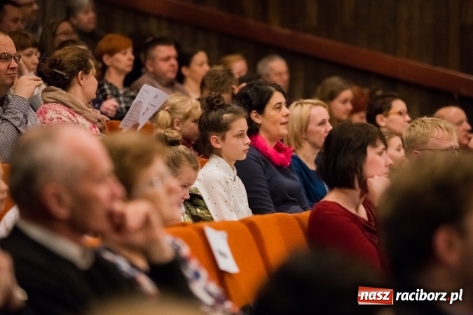Zdjęcie w galerii na portalu naszraciborz.pl: Zimowy Koncert Karnawałowy w szkole muzycznej wiadomości z regionu