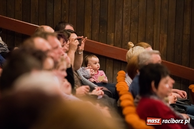 Zdjęcie w galerii na portalu naszraciborz.pl: Zimowy Koncert Karnawałowy w szkole muzycznej wiadomości z regionu