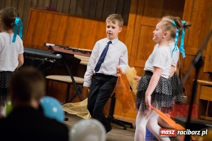 Zdjęcie w galerii na portalu naszraciborz.pl: Zimowy Koncert Karnawałowy w szkole muzycznej wiadomości z regionu