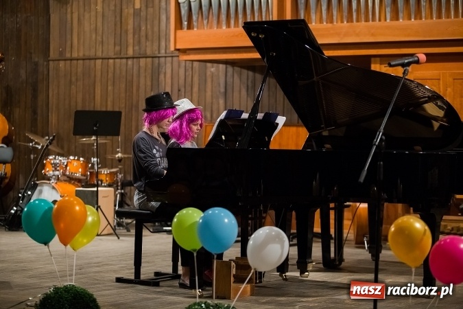 Zdjęcie w galerii na portalu naszraciborz.pl: Zimowy Koncert Karnawałowy w szkole muzycznej wiadomości z regionu