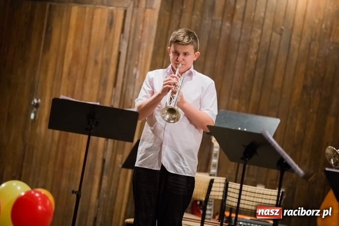 Zdjęcie w galerii na portalu naszraciborz.pl: Zimowy Koncert Karnawałowy w szkole muzycznej wiadomości z regionu