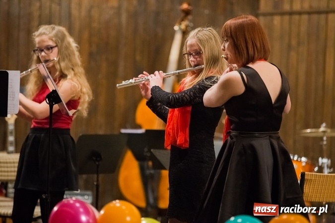 Zdjęcie w galerii na portalu naszraciborz.pl: Zimowy Koncert Karnawałowy w szkole muzycznej wiadomości z regionu