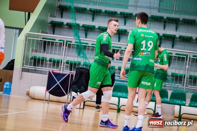 Zdjęcie w galerii na portalu naszraciborz.pl: Siatkarze PWSZ Racibórz awansowali do półfinału Akademickich Mistrzostw Polski wiadomości z regionu