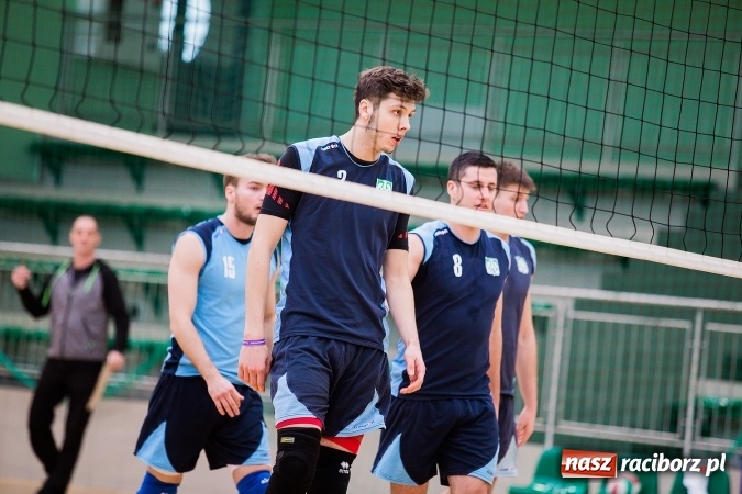 Zdjęcie w galerii na portalu naszraciborz.pl: Siatkarze PWSZ Racibórz awansowali do półfinału Akademickich Mistrzostw Polski wiadomości z regionu