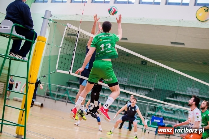Zdjęcie w galerii na portalu naszraciborz.pl: Siatkarze PWSZ Racibórz awansowali do półfinału Akademickich Mistrzostw Polski wiadomości z regionu