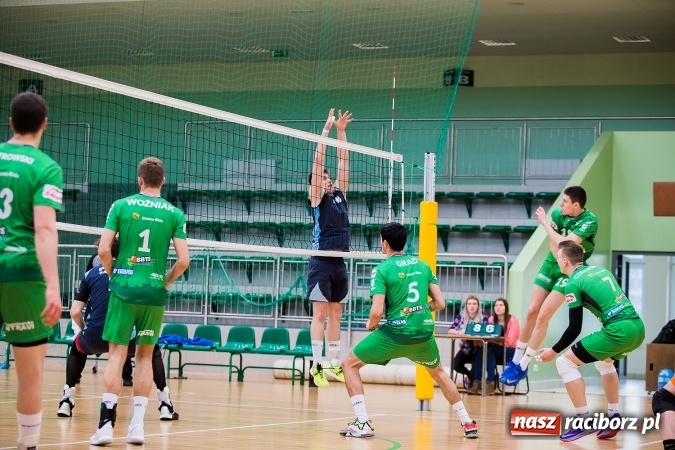 Zdjęcie w galerii na portalu naszraciborz.pl: Siatkarze PWSZ Racibórz awansowali do półfinału Akademickich Mistrzostw Polski wiadomości z regionu