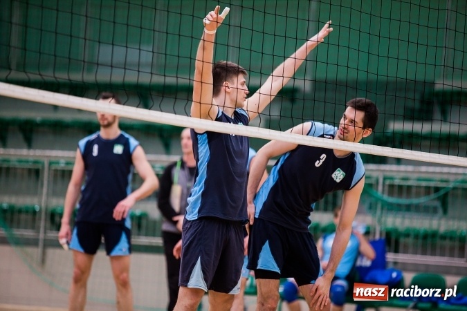 Zdjęcie w galerii na portalu naszraciborz.pl: Siatkarze PWSZ Racibórz awansowali do półfinału Akademickich Mistrzostw Polski wiadomości z regionu