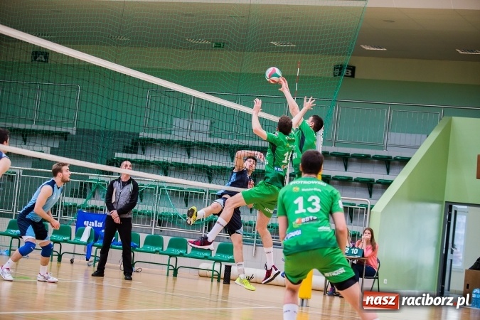 Zdjęcie w galerii na portalu naszraciborz.pl: Siatkarze PWSZ Racibórz awansowali do półfinału Akademickich Mistrzostw Polski wiadomości z regionu