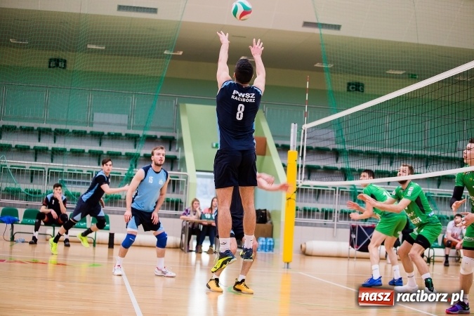 Zdjęcie w galerii na portalu naszraciborz.pl: Siatkarze PWSZ Racibórz awansowali do półfinału Akademickich Mistrzostw Polski wiadomości z regionu