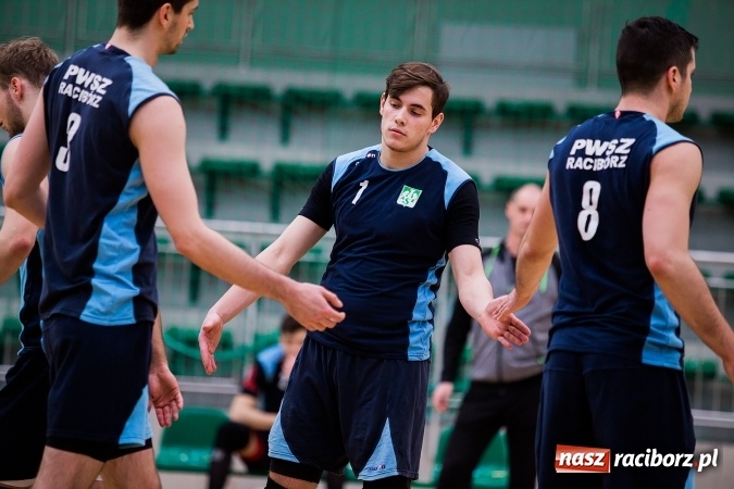 Zdjęcie w galerii na portalu naszraciborz.pl: Siatkarze PWSZ Racibórz awansowali do półfinału Akademickich Mistrzostw Polski wiadomości z regionu