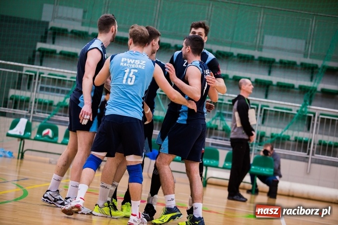 Zdjęcie w galerii na portalu naszraciborz.pl: Siatkarze PWSZ Racibórz awansowali do półfinału Akademickich Mistrzostw Polski wiadomości z regionu