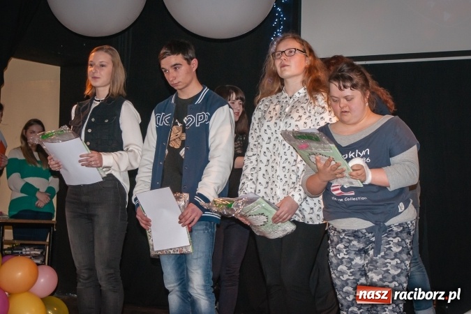 Zdjęcie w galerii na portalu naszraciborz.pl: Podsumowanie walentynkowego konkursu plastycznego w MDK wiadomości z regionu