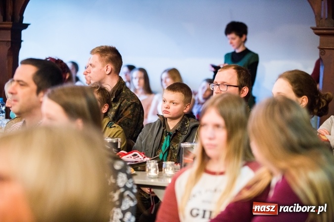 Zdjęcie w galerii na portalu naszraciborz.pl: Wieczorek poetycki w Gimnazjum nr 5 wiadomości z regionu