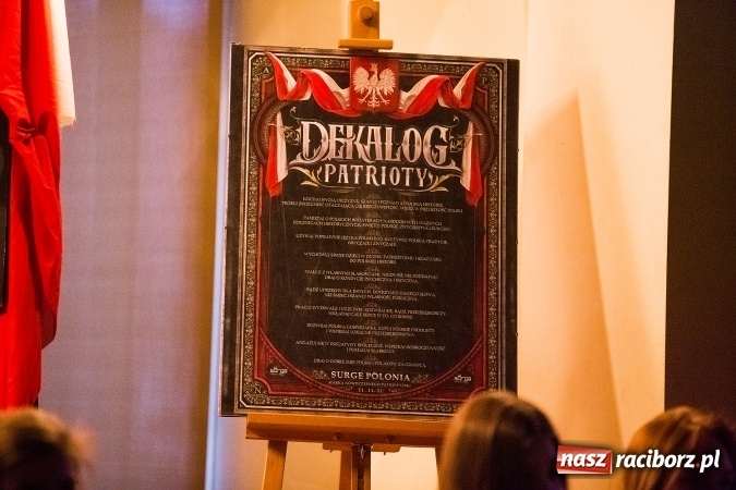 Zdjęcie w galerii na portalu naszraciborz.pl: Wieczorek poetycki w Gimnazjum nr 5 wiadomości z regionu