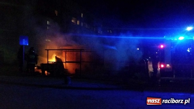 Zdjęcie w galerii na portalu naszraciborz.pl: Raciborska straż pożarna jak błyskawica. Nasz Czytelnik pod wielkim wrażeniem! wiadomości z regionu