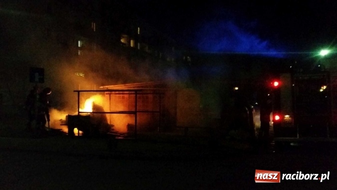 Zdjęcie w galerii na portalu naszraciborz.pl: Raciborska straż pożarna jak błyskawica. Nasz Czytelnik pod wielkim wrażeniem! wiadomości z regionu