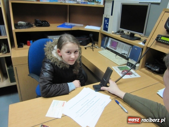 Zdjęcie w galerii na portalu naszraciborz.pl: Krótkofalarska przygoda uczniów z Kuźni Raciborskiej wiadomości z regionu