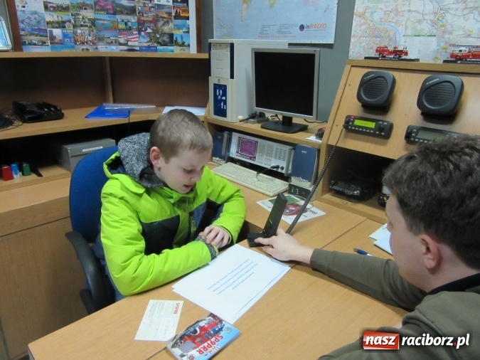 Zdjęcie w galerii na portalu naszraciborz.pl: Krótkofalarska przygoda uczniów z Kuźni Raciborskiej wiadomości z regionu