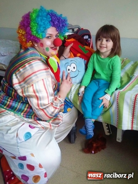 Zdjęcie w galerii na portalu naszraciborz.pl: Mali pacjenci z zabrzańskiej kliniki otrzymali Podarunki od Serca  wiadomości z regionu