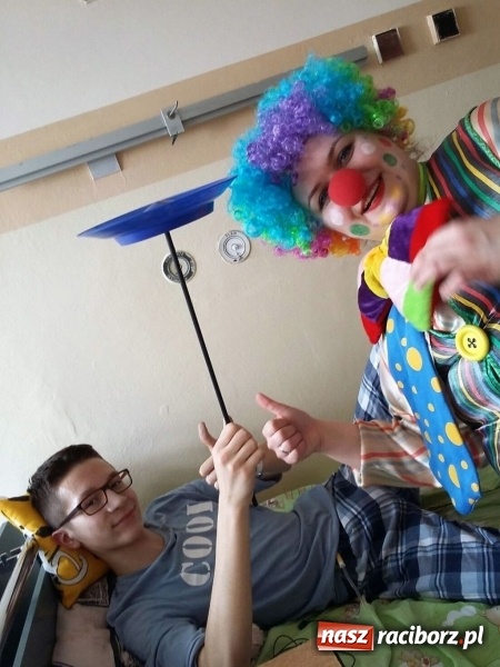 Zdjęcie w galerii na portalu naszraciborz.pl: Mali pacjenci z zabrzańskiej kliniki otrzymali Podarunki od Serca  wiadomości z regionu