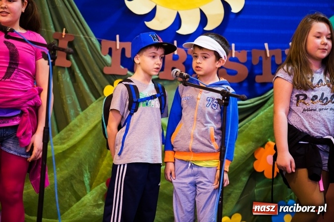 Zdjęcie w galerii na portalu naszraciborz.pl: Krzanowice. Gminny Festiwal Piosenki Harcerskiej i Turystycznej wiadomości z regionu