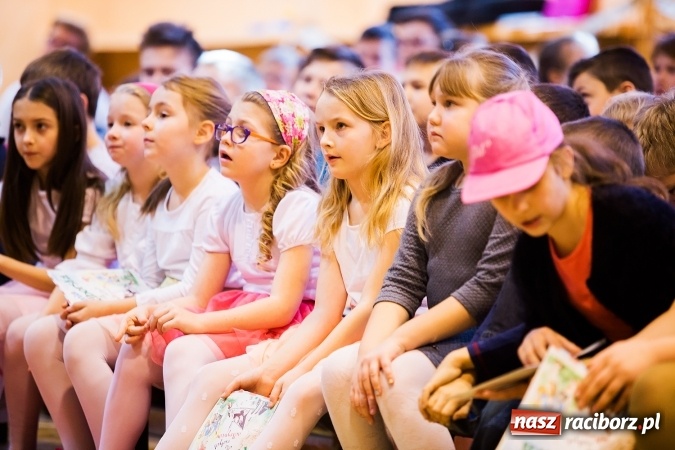 Zdjęcie w galerii na portalu naszraciborz.pl: Krzanowice. Gminny Festiwal Piosenki Harcerskiej i Turystycznej wiadomości z regionu