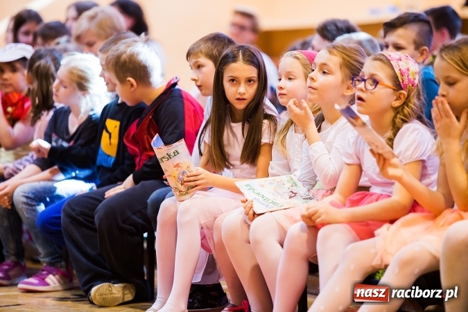 Zdjęcie w galerii na portalu naszraciborz.pl: Krzanowice. Gminny Festiwal Piosenki Harcerskiej i Turystycznej wiadomości z regionu