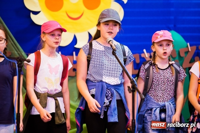 Zdjęcie w galerii na portalu naszraciborz.pl: Krzanowice. Gminny Festiwal Piosenki Harcerskiej i Turystycznej wiadomości z regionu