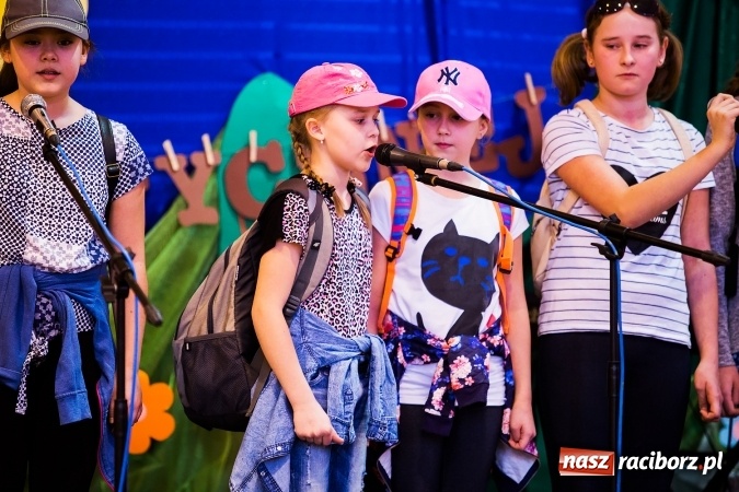 Zdjęcie w galerii na portalu naszraciborz.pl: Krzanowice. Gminny Festiwal Piosenki Harcerskiej i Turystycznej wiadomości z regionu