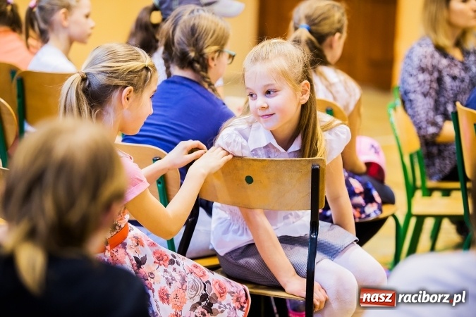 Zdjęcie w galerii na portalu naszraciborz.pl: Krzanowice. Gminny Festiwal Piosenki Harcerskiej i Turystycznej wiadomości z regionu