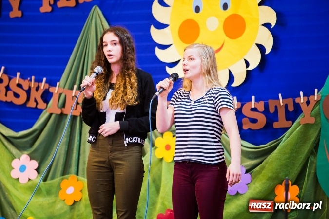 Zdjęcie w galerii na portalu naszraciborz.pl: Krzanowice. Gminny Festiwal Piosenki Harcerskiej i Turystycznej wiadomości z regionu