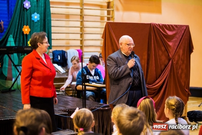 Zdjęcie w galerii na portalu naszraciborz.pl: Krzanowice. Gminny Festiwal Piosenki Harcerskiej i Turystycznej wiadomości z regionu