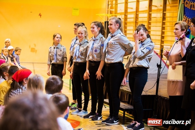 Zdjęcie w galerii na portalu naszraciborz.pl: Krzanowice. Gminny Festiwal Piosenki Harcerskiej i Turystycznej wiadomości z regionu