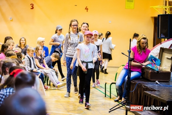 Zdjęcie w galerii na portalu naszraciborz.pl: Krzanowice. Gminny Festiwal Piosenki Harcerskiej i Turystycznej wiadomości z regionu