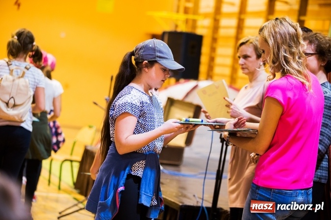 Zdjęcie w galerii na portalu naszraciborz.pl: Krzanowice. Gminny Festiwal Piosenki Harcerskiej i Turystycznej wiadomości z regionu