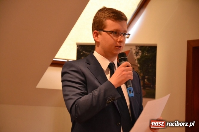 Zdjęcie w galerii na portalu naszraciborz.pl: Nowoczesne technologie komunikacyjne to zagrożenie - debata oksfordzka na zamku za nami wiadomości z regionu