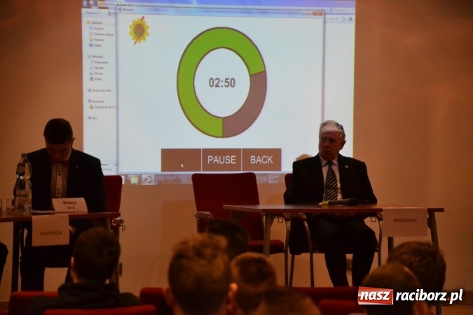 Zdjęcie w galerii na portalu naszraciborz.pl: Nowoczesne technologie komunikacyjne to zagrożenie - debata oksfordzka na zamku za nami wiadomości z regionu