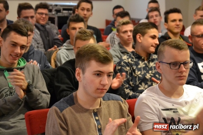 Zdjęcie w galerii na portalu naszraciborz.pl: Nowoczesne technologie komunikacyjne to zagrożenie - debata oksfordzka na zamku za nami wiadomości z regionu