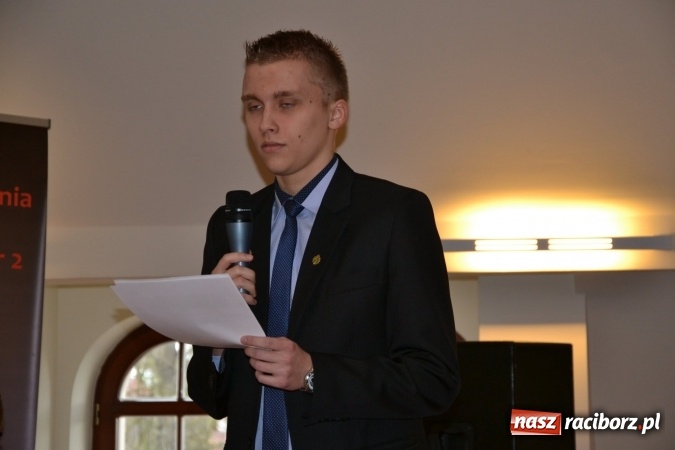 Zdjęcie w galerii na portalu naszraciborz.pl: Nowoczesne technologie komunikacyjne to zagrożenie - debata oksfordzka na zamku za nami wiadomości z regionu